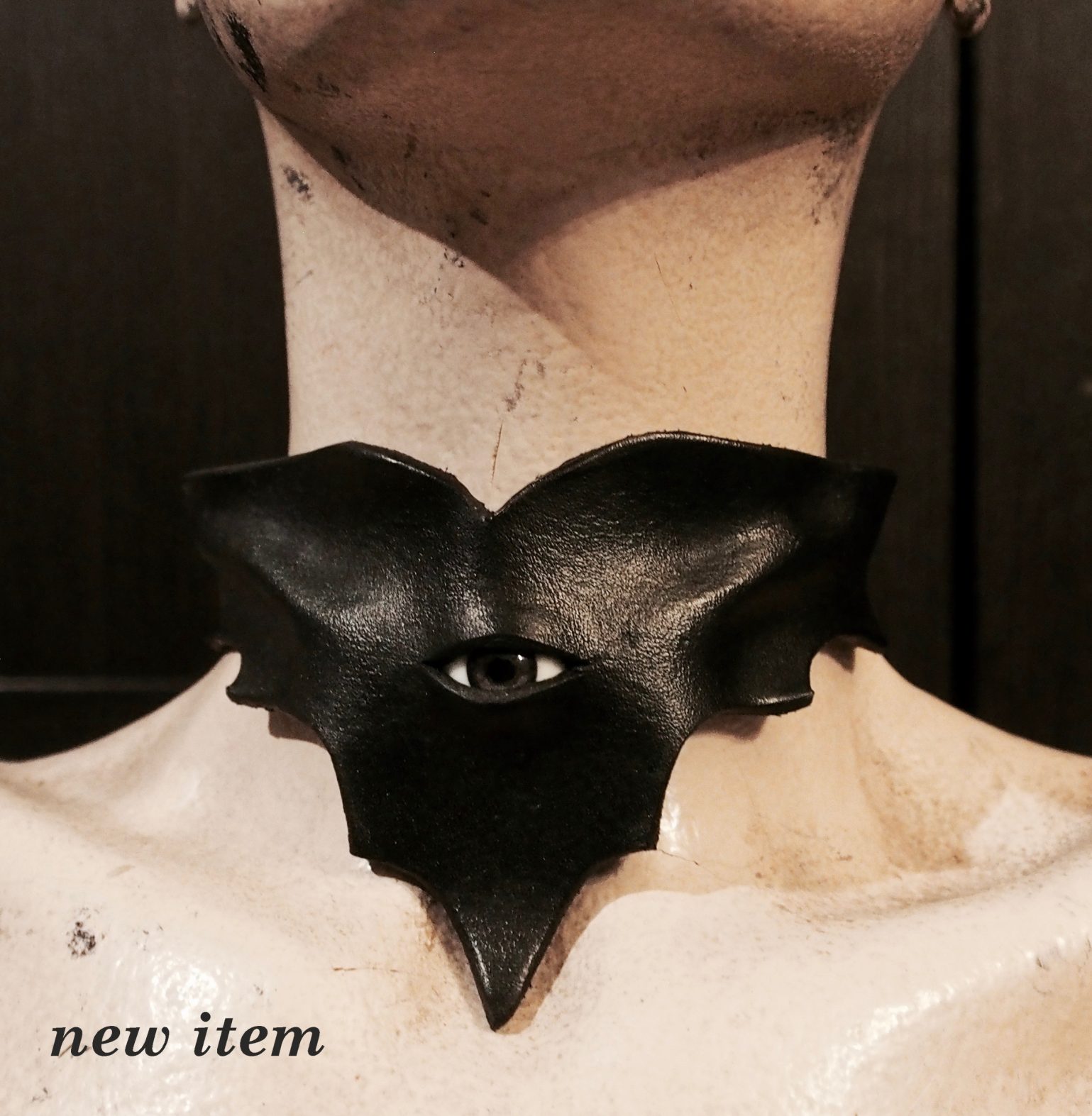neckless, chocker